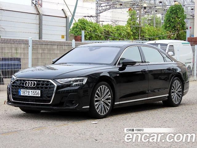 Audi A8 2022 — ფოტო 2/19