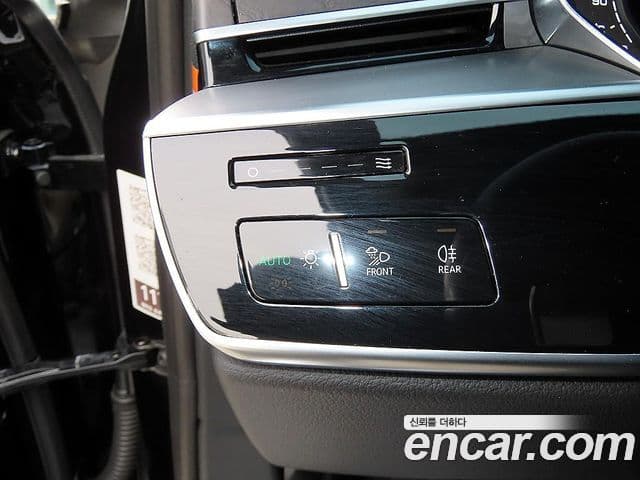 Audi A8 2022 — ფოტო 7/19