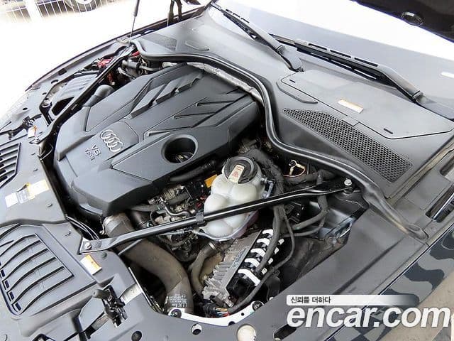 Audi A8 2022 — ფოტო 15/19