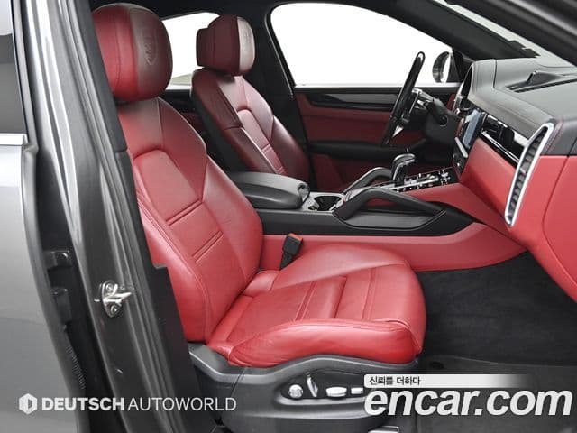 Porsche Cayenne 2020 — Photo 14/20