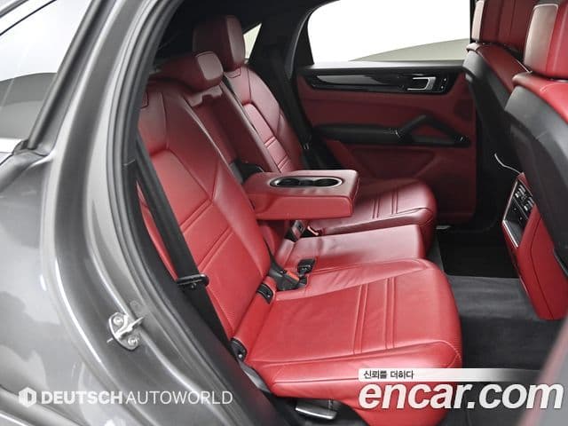 Porsche Cayenne 2020 — Photo 12/20