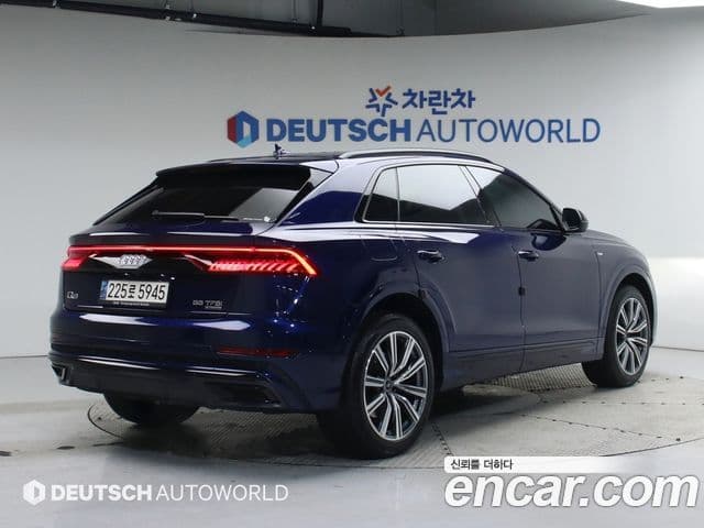 Audi Q8 2021 — ფოტო 18/20