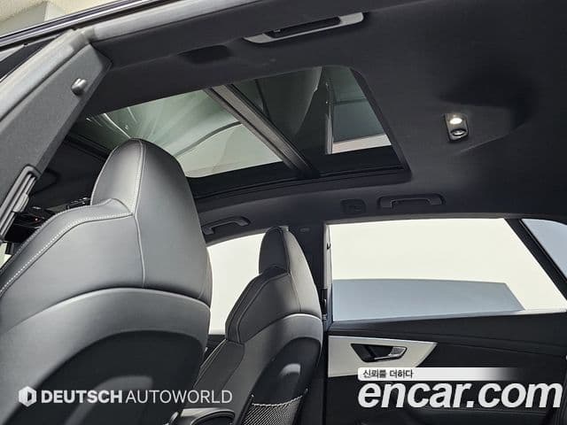 Audi Q8 2021 — ფოტო 14/20