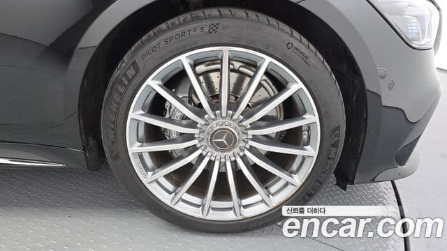 Mercedes-Benz AMG GT 2021 — Photo 17/32