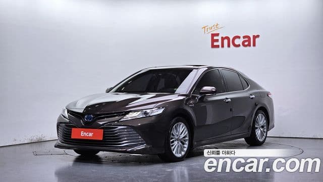 Toyota Camry 2018 — Photo 16/19