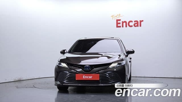 Toyota Camry 2018 — Photo 9/19