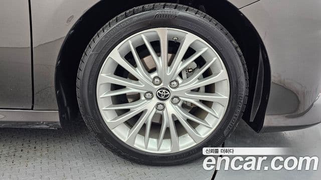 Toyota Camry 2018 — Photo 7/19