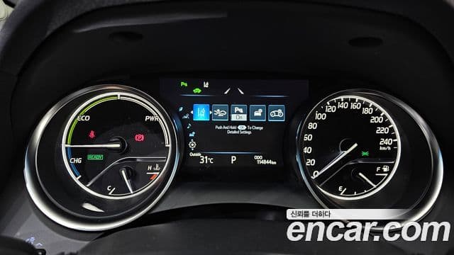 Toyota Camry 2018 — Photo 17/19