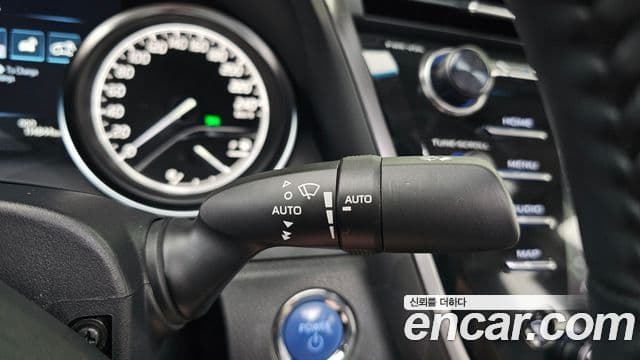 Toyota Camry 2018 — Photo 14/19