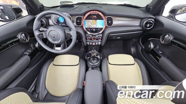 Mini Cooper S Convertible 2023 — Фото 7/20