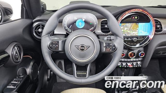 Mini Cooper S Convertible 2023 — Фото 13/20