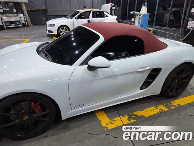 Porsche 718 Boxster 2018 — Şəkil 9/10