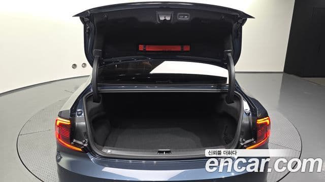 Volvo S90 2023 — Photo 20/20