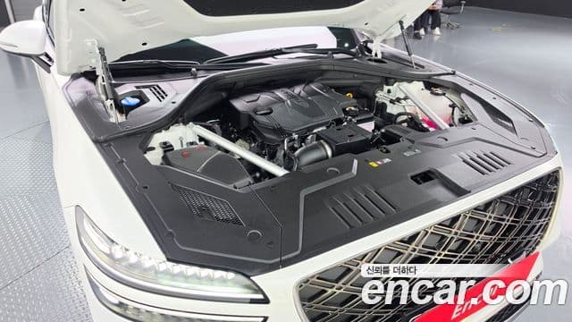Genesis GV70 2025 — Şəkil 8/20