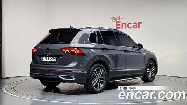 Volkswagen Tiguan 2022 — Photo 20/35