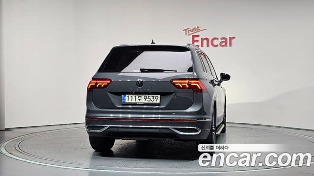Volkswagen Tiguan 2022 — Photo 24/35