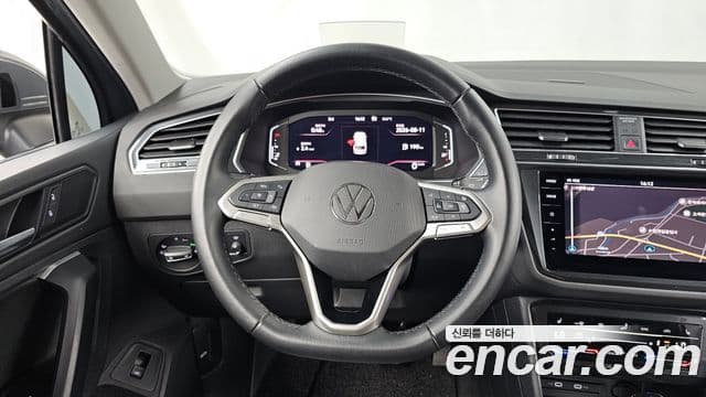 Volkswagen Tiguan 2022 — Photo 19/35