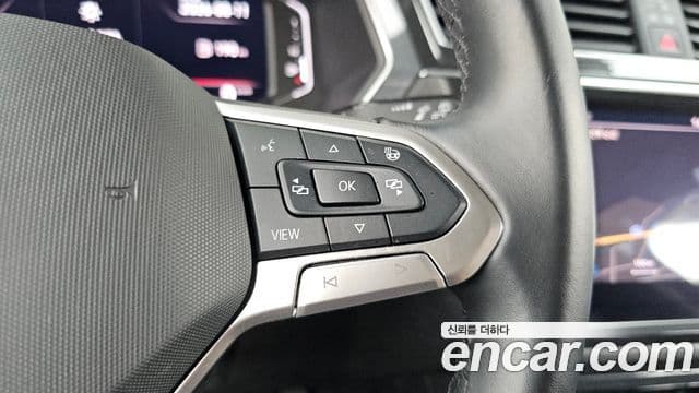 Volkswagen Tiguan 2022 — Photo 9/35