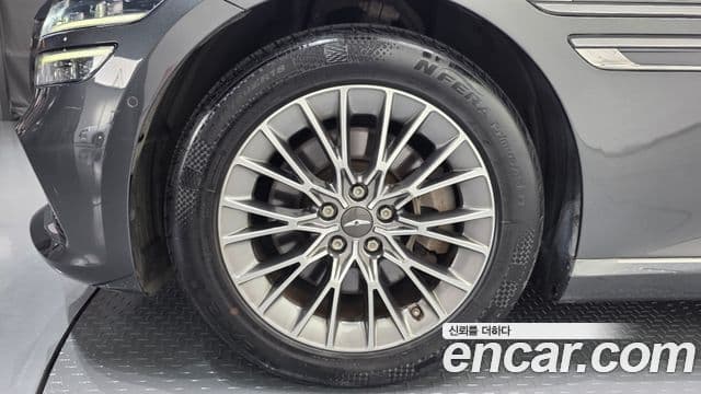 Genesis G80 2021 — Photo 8/20