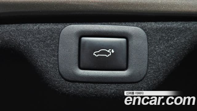 Lexus ES300h 2020 — Photo 11/34