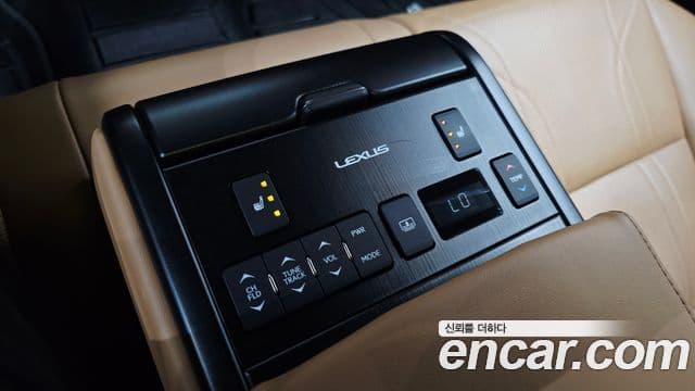 Lexus ES300h 2020 — Photo 4/34