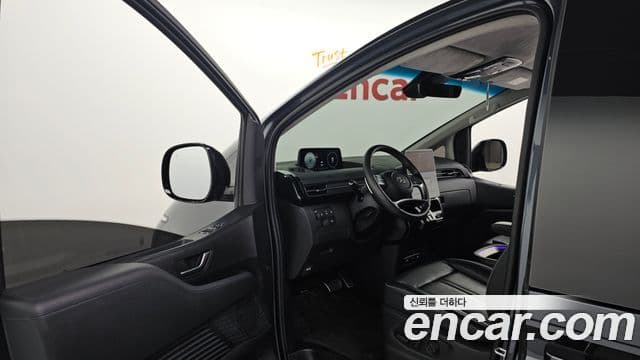 Hyundai Staria 2022 — Şəkil 26/32