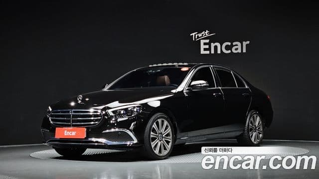 Mercedes-Benz E-Class 2023 — ფოტო 19/33