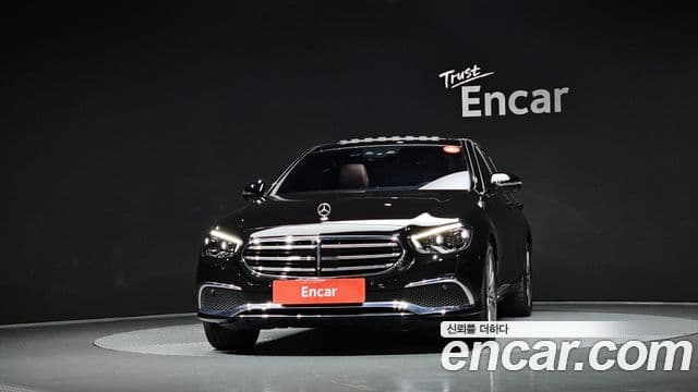 Mercedes-Benz E-Class 2023 — ფოტო 4/33