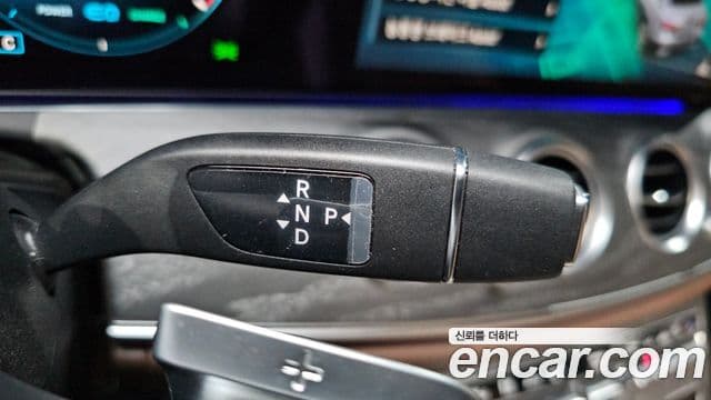 Mercedes-Benz E-Class 2023 — ფოტო 15/33