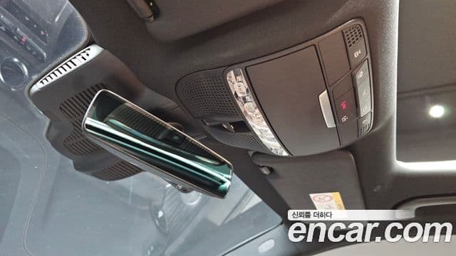 Mercedes-Benz E-Class 2023 — ფოტო 26/33