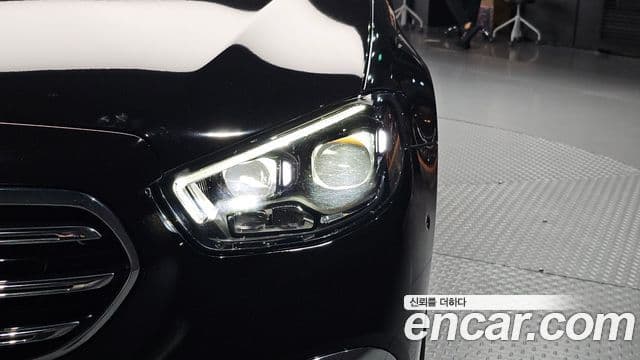 Mercedes-Benz E-Class 2023 — ფოტო 3/33