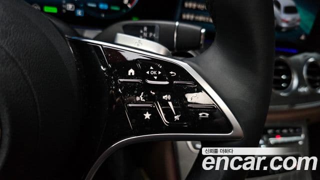 Mercedes-Benz E-Class 2023 — ფოტო 16/33