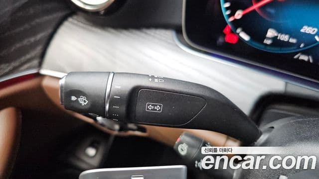 Mercedes-Benz E-Class 2023 — ფოტო 20/33