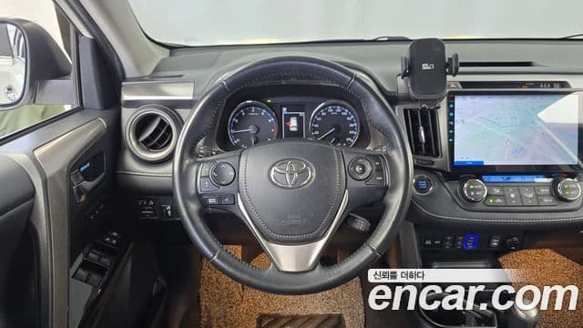Toyota RAV4 2018 — Фото 13/20