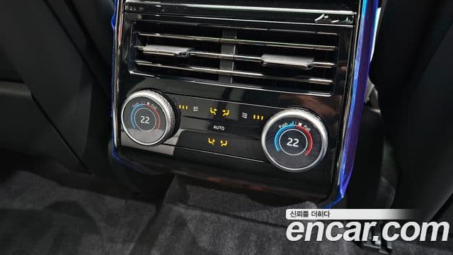 Land Rover Range Rover Sport 2026 — Фото 18/20