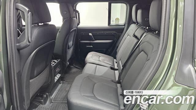 Land Rover Defender 2026 — Photo 5/20
