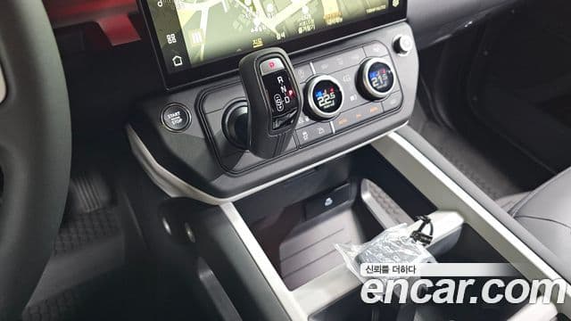 Land Rover Defender 2026 — Photo 9/20