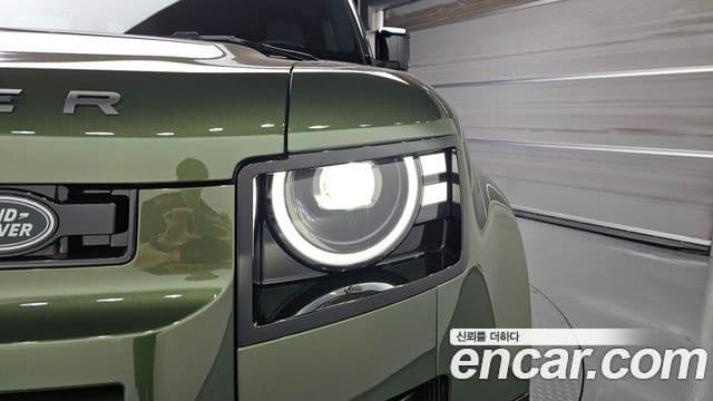 Land Rover Defender 2026 — Photo 20/20