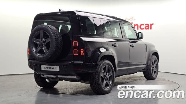 Land Rover Defender 2026 — Photo 18/20