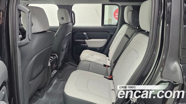 Land Rover Defender 2026 — Photo 10/20