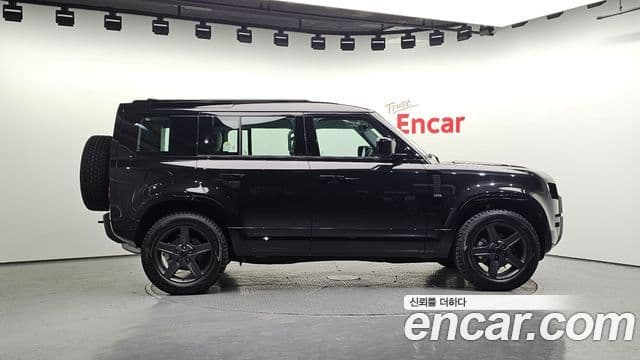 Land Rover Defender 2026 — Photo 3/20