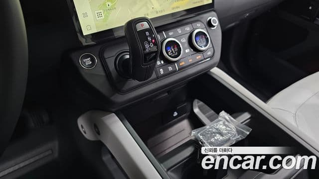 Land Rover Defender 2026 — Photo 13/20