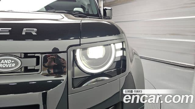 Land Rover Defender 2026 — Photo 20/20