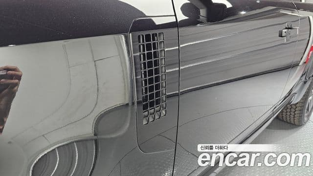Land Rover Defender 2026 — Photo 12/20