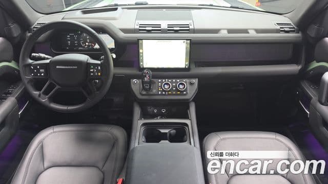 Land Rover Defender 2023 — Photo 14/20
