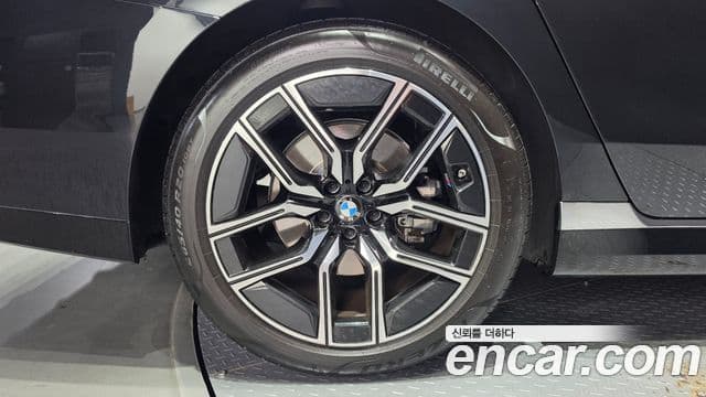 BMW 7 Series 2023 — Photo 15/20