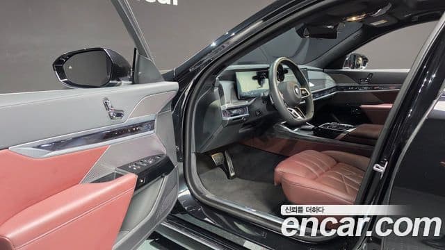 BMW 7 Series 2023 — Photo 18/20