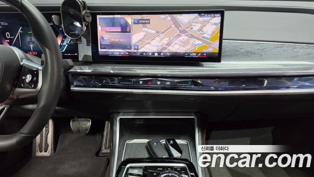 BMW 7 Series 2023 — Photo 12/20