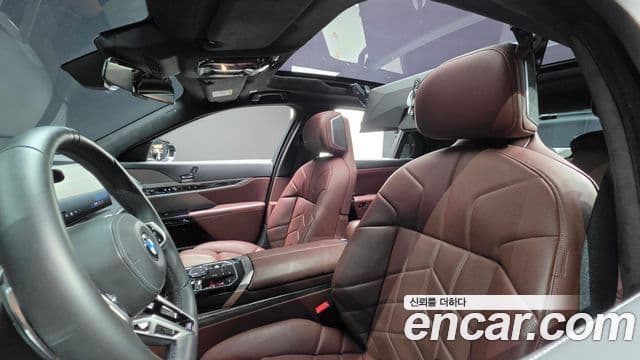 BMW 7 Series 2023 — Photo 6/20