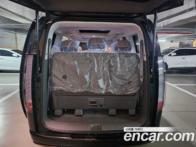 Hyundai Staria 2025 — Photo 4/12
